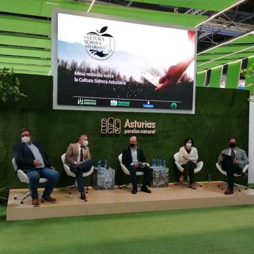Participantes en la mesa redonda - La cultura sidrera asturiana
