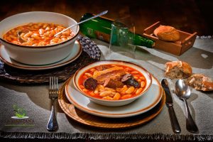 Fabada y sidra en la Manzana Sidrería