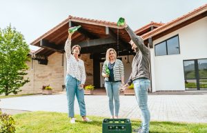 Aprendiendo a escanciar sidra